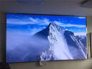 Indoor small spacing screen P1.667